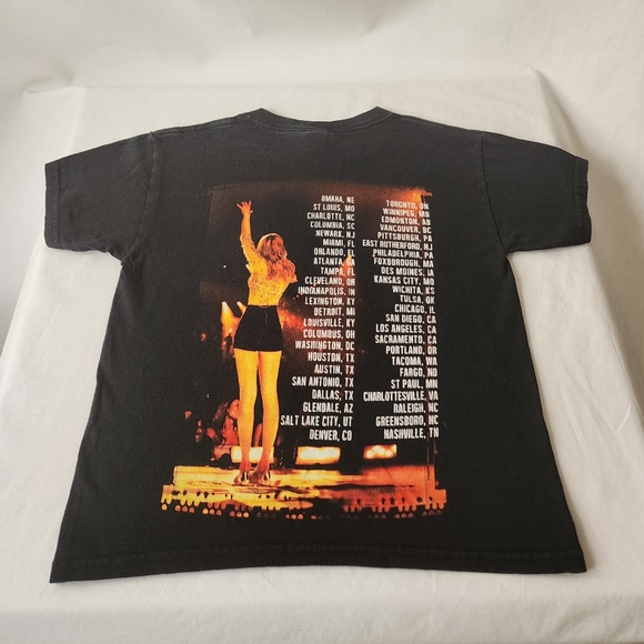 Taylor Swift Concert Tee The Red Tour 2013 Swifties Streetwear Eras Pop Culture - Picture 4 of 9